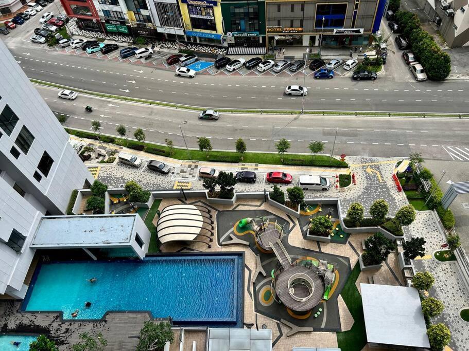 Hck14 B Skytree Dualkey Bukit Indah Legoland Projector Apartment Johor Bahru