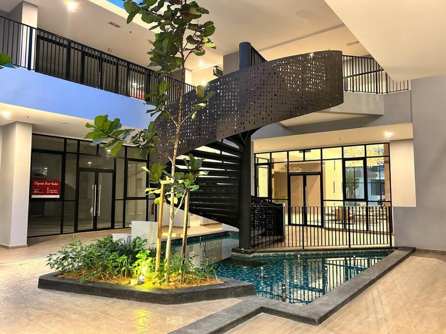 Hck14 B Skytree Dualkey Bukit Indah Legoland Projector * Johor Bahru